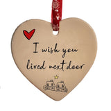 Weihnachtlicher Liebesschmuck aus Keramik